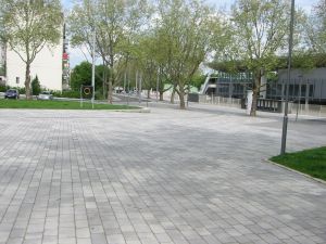 KLEI_KASSEL_Auestadion_Vorplatz_002