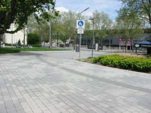 KLEI_KASSEL_Auestadion_Vorplatz_003